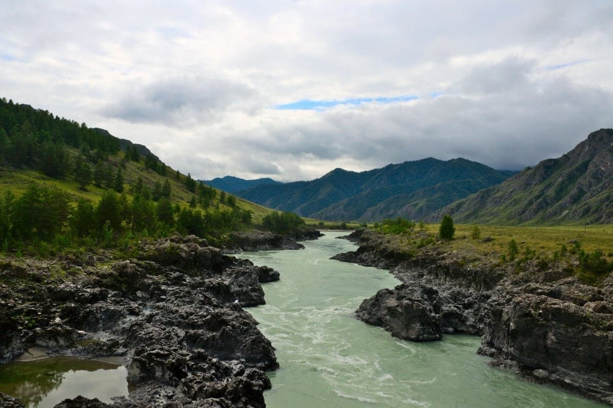 The Missouri winds through rolling Montana hills between Craig and Cascade